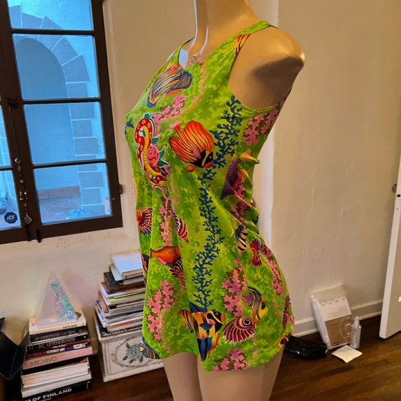 Sickk green vintage mini dress with an under water scene on it and patch - Picture 8 of 9